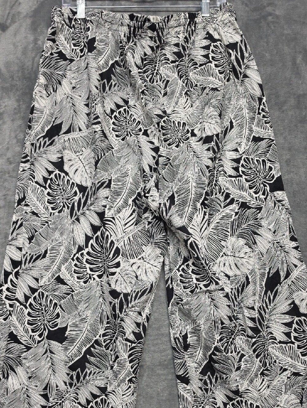 Jones New York Black and White Tropical Leaf Wide-Leg Pants - Picture 4 of 6